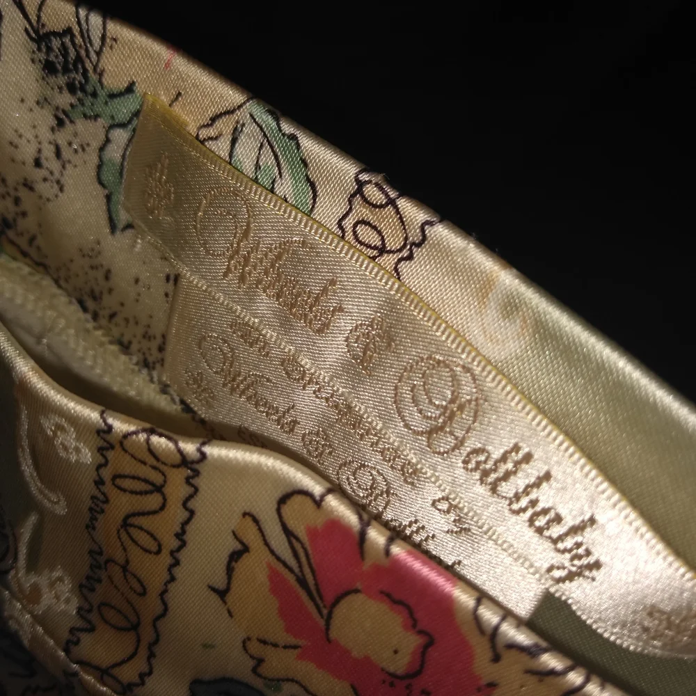 Floral Elegance Women's Pencil Skirt - Picture 4 of 8